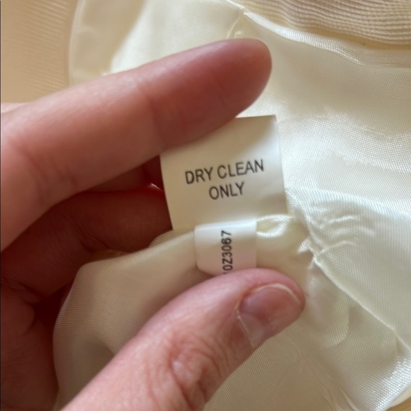 Elegant Cream Short-Sleeve Jacket - Picture 6 of 7